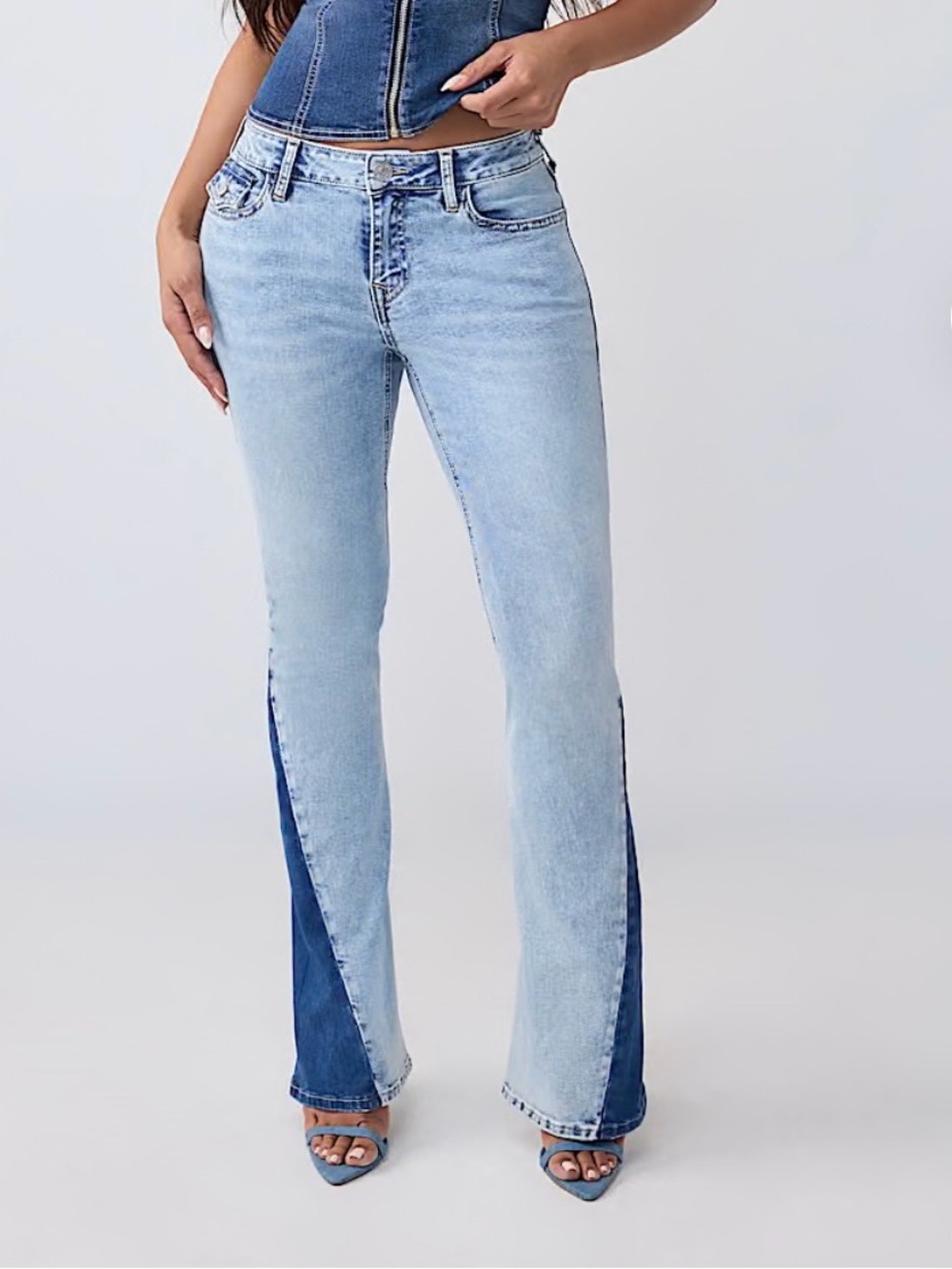 True Religion Joey Mid Rise Two-Tone Flap Flare Women’s Jeans Size 28 NEW